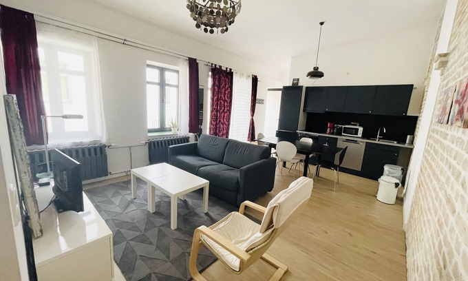 Weissensee Apartment | Central, quiet apartment on the top floor in Berlin
