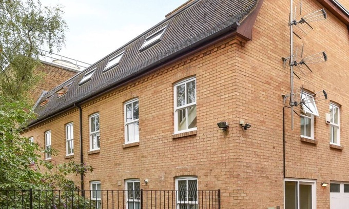 South Hampstead Apartment | Central, quiet, Spacious flat near amenities and amazing transport links