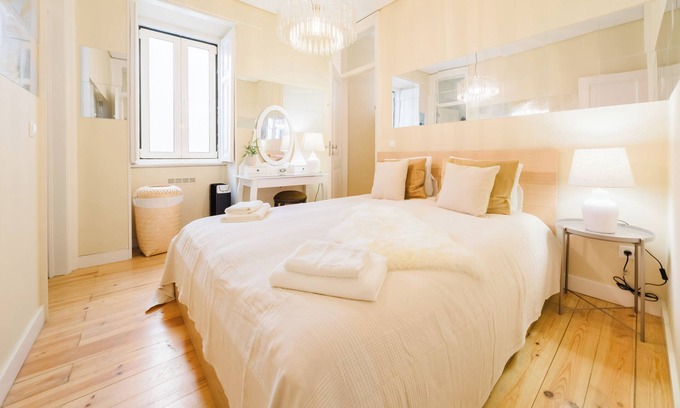 Bairro Alto Apartment | Central & spacious 4+1 bed