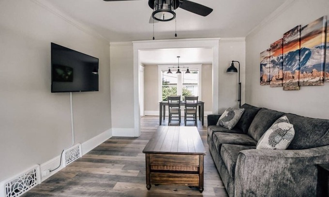 Great Falls House | Central Station - 3 beds 1 bath