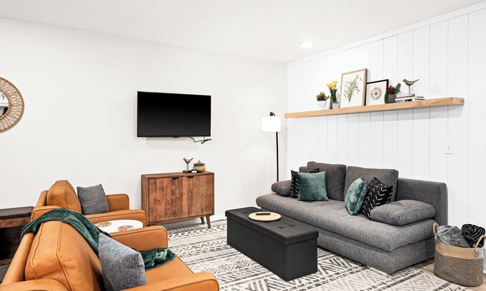Two Harbors Apartment | Central Stay on the North Shore - ATV Trailer Parking Available!