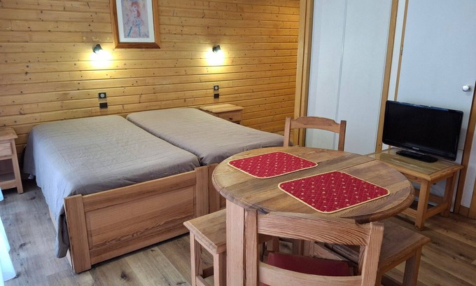 Brides-les-Bains Apartment | Central studio in Brides-Les-Bains with parking, wifi, pets allowed