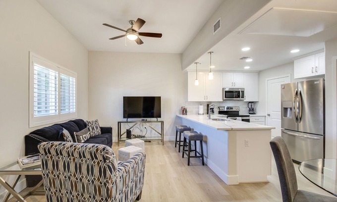 Tucson Condo | Central Tucson Condo w/Community Pool + Hot Tub!