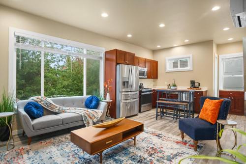 Minor Apartment | Central Urban Comfort Home