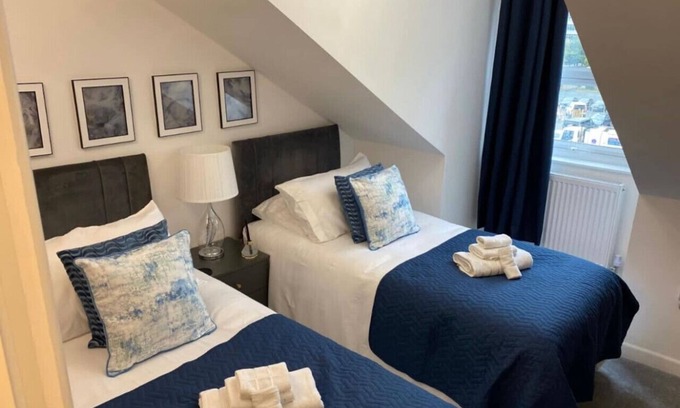 Watford Apartment | Central Watford 2BR Apartment | Space, Comfort & Great Location | Sleeps 4