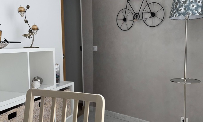 Rambouillet Apartment | Centre Ville, Appartement Refait à Neuf Pouvant Accueillir 4 Voyageurs