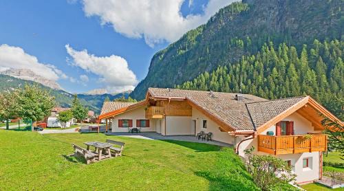 Campitello di Fassa Apartment | Cesa Melester