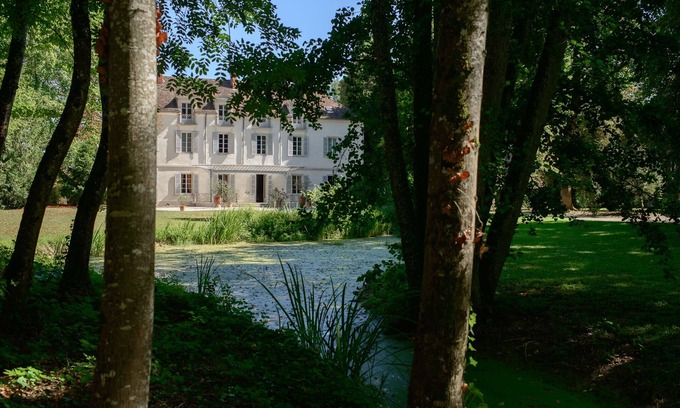 Tailly House | Château de Tailly, castle, gîtes, delightful rooms, Meursault, Burgundy, France