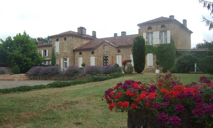 Brocas Other | Château Pour 24 Personne