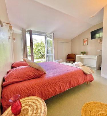 Saint-Hilaire-de-Villefranche House | Chambres Domaine de Laléard