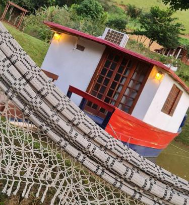 Sao Jose dos Campos Boat Rental | Chalé Barco Recanto Buscapé SFX