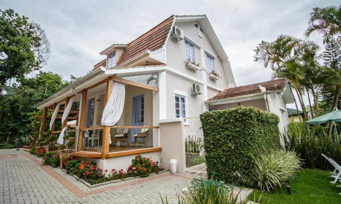 Ponta Aguda Hotel | Chalé Boutique Blumenhof