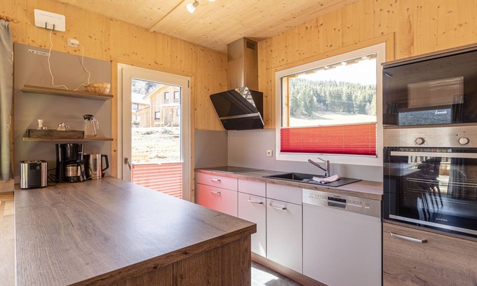 Sankt Georgen am Kreischberg Ski Chalet | Chalet # 31b with 4 Bedrooms, IR sauna & whirlpool