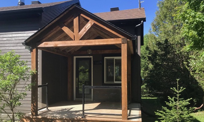 Sainte-Apolline-de-Patton Ski Chalet | Chalet le Sous-Bois, tranquillité en forêt avec spa.