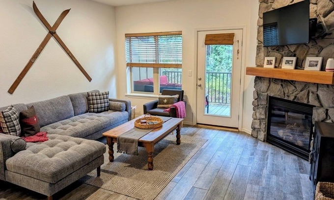 Government Camp Ski Chalet | Chalet 114 at the Official Collins Lake Resort