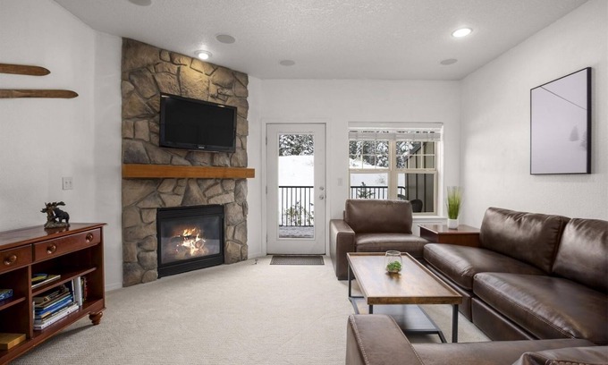 Government Camp Ski Chalet | Chalet 138 at the Official Collins Lake Resort