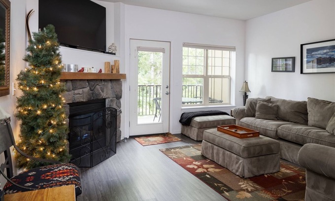 Government Camp Ski Chalet | Chalet 16 at the Official Collins Lake Resort