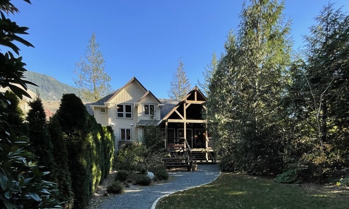 Kent Ski Chalet | Chalet #2 Harrison Chalet Suites at Harrison Hot Springs