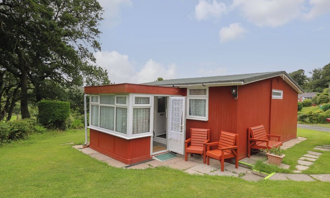 Tywyn Cottage | CHALET 64, family friendly, character holiday cottage in Tywyn