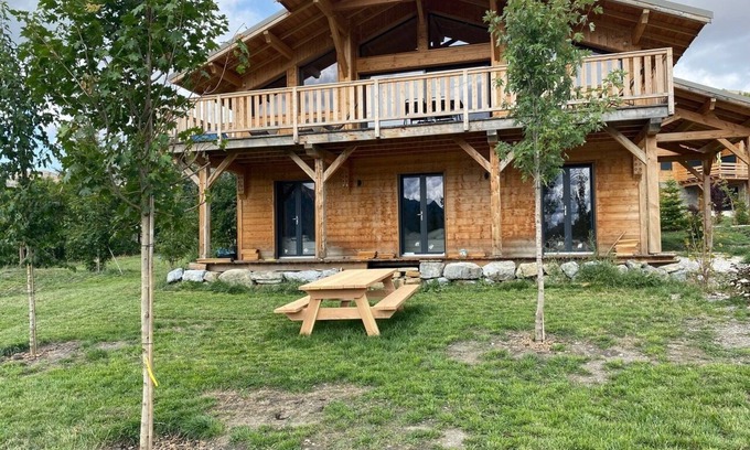 Allos Ski Chalet | Chalet A LA Montagne - Grand Confort - 5 Chbres - 3 SDB - 3 WC - Ideal Famille