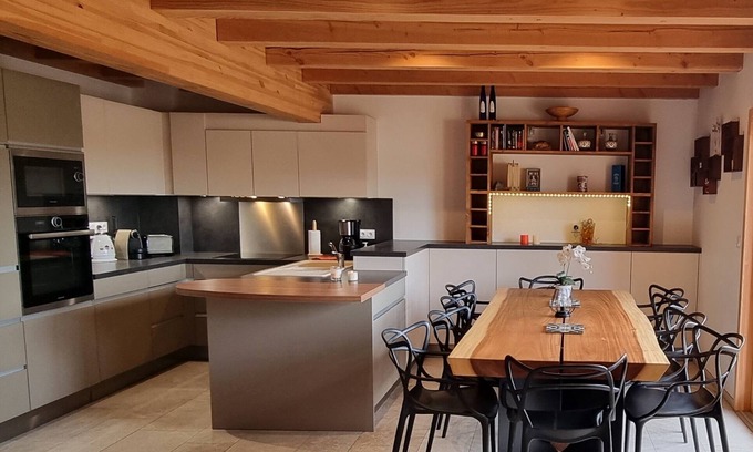 Araches-la-Frasse Ski Chalet | Chalet Arpitan - panoramic view, wifi, parking, quiet - les Carroz Grand Massif