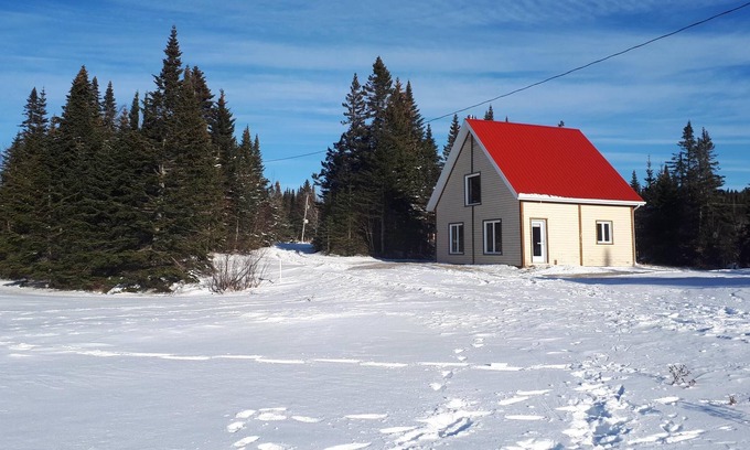 Saint-Paul-de-Montminy Ski Chalet | CHALET BORÉAL SITUÉ SUR LE BORD DU LAC COLIN