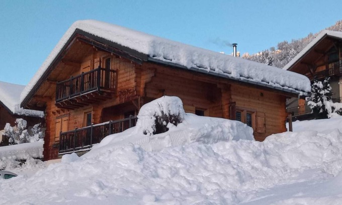 Villard-sur-Doron Ski Chalet | CHALET BOIS MASSIF, 4 bedrooms, sleeps 10