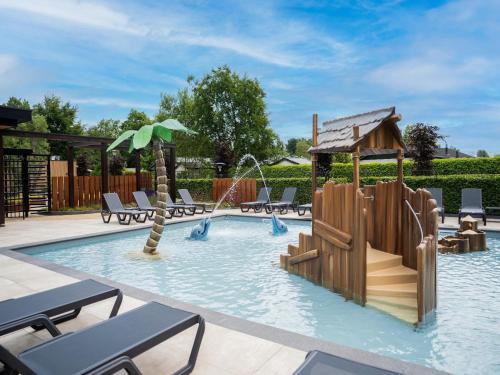 Municipality of Veldhoven Ski Chalet | Chalet by Pond in Holiday Park