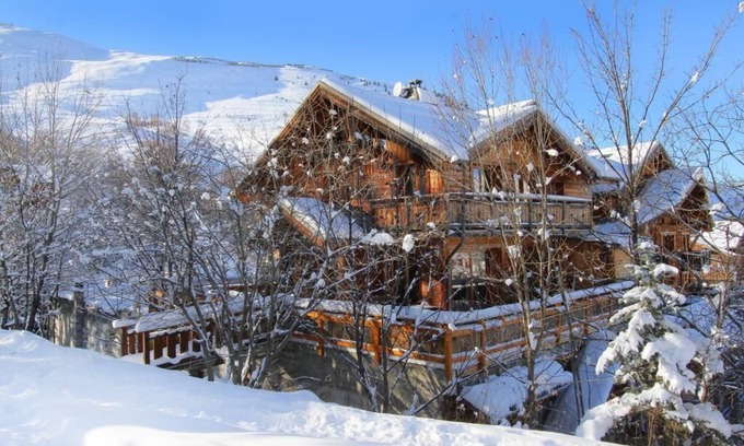 Les Deux Alpes Ski Chalet | Chalet Chaleureux for 12/14 persons