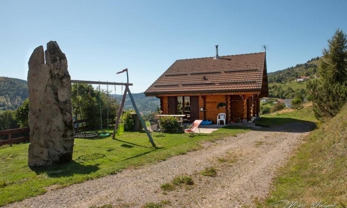 La Bresse Ski Chalet | Chalet des papillons . with wiidoo flakes 2/6 pers 3 stars