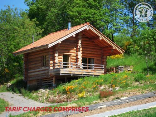 Saint-Martin-la-Sauvete House | Chalet en bois avec terrasse et ambiance chaleureuse - FR-1-496-184