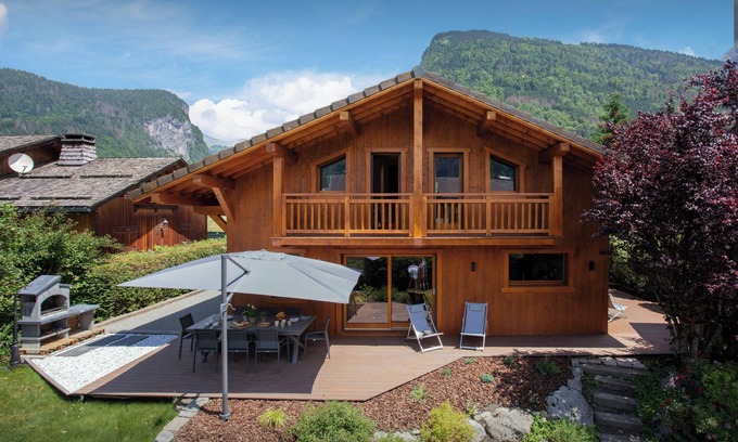 Samoens Ski Chalet | Chalet Evonyx - family mountain holiday 12p with spa - OVO Network