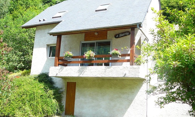 Cauterets Ski Chalet | Chalet for 8 people