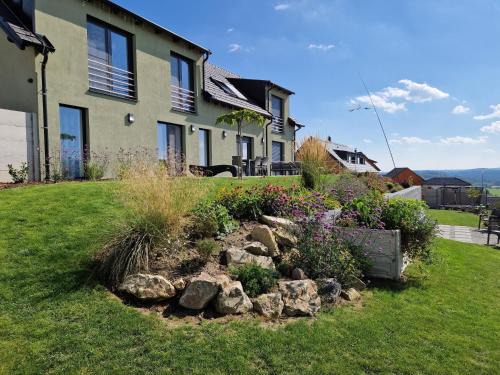 Karlovy Dvory Apartment | CHALET HOUBOVÝ VRCH