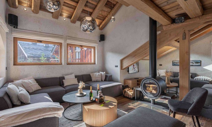 Meribel Village Ski Chalet | Chalet in Méribel, jacuzzi, sauna, 5 bedrooms, 14 guests.