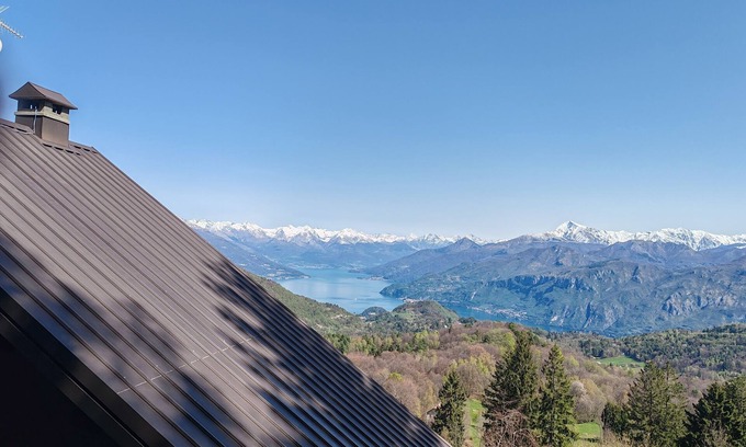 Bellagio Ski Chalet | Chalet Indipendente, Vista Unica su Bellagio, Giardino, Garage, pet Friendly