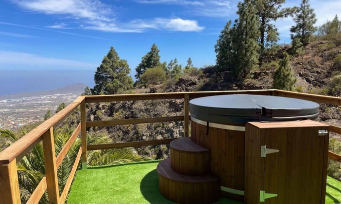 Candelaria Ski Chalet | Chalet "Laurelin" with Sea View, Private Mini Pool & Wi-Fi