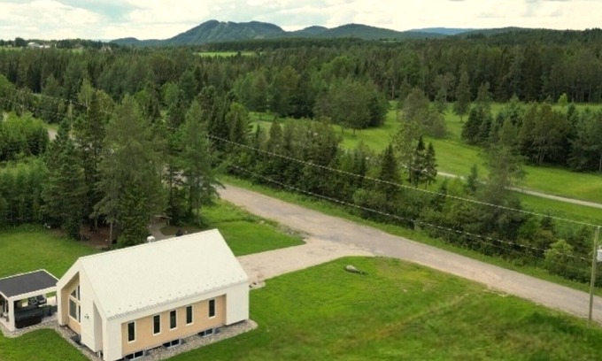 Lac-Etchemin House | Chalet le Harfang - nature et spa en plein coeur du golf