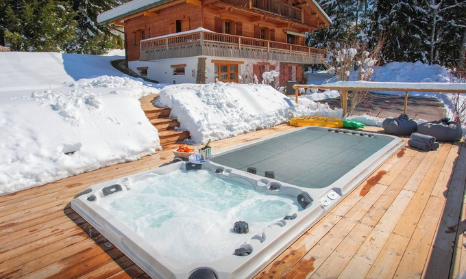 La Clusaz Ski Chalet | Chalet Le Mousqueton - ski base for 14 spa & mountain views - OVO Network
