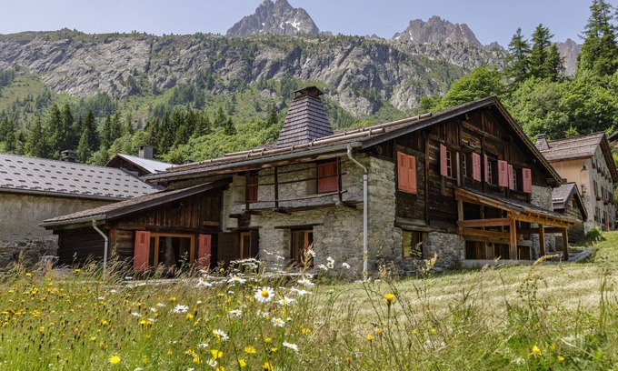 Montroc Ski Chalet | Chalet Les Choucas