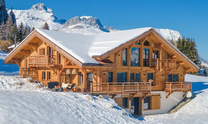 Combloux Ski Chalet | Chalet Les Granges I Luxe I Pool & Sauna I Cinema room