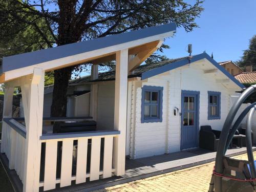Camaret-sur-Aigues Ski Chalet | Chalet Mont Ventoux et Chalet VIP