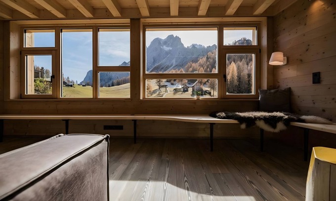 Sesto Ski Chalet | Chalet 'Rotwandwiesen 3' with Mountain View, Private Terrace and Wi-Fi