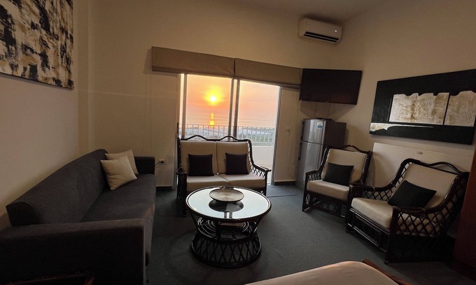 Wata Slam Apartment | Chalet studio Sea/Ocean & Mountain View peaceful 150m from the Mediterranean Sea