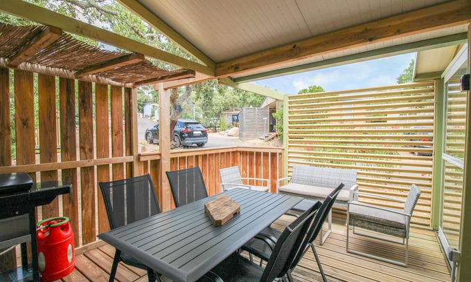 Pianotolli-Caldarello Ski Chalet | Chalet 'Tout Confort 4min Plage' with Shared Pool, Private Terrace and Air Conditioning