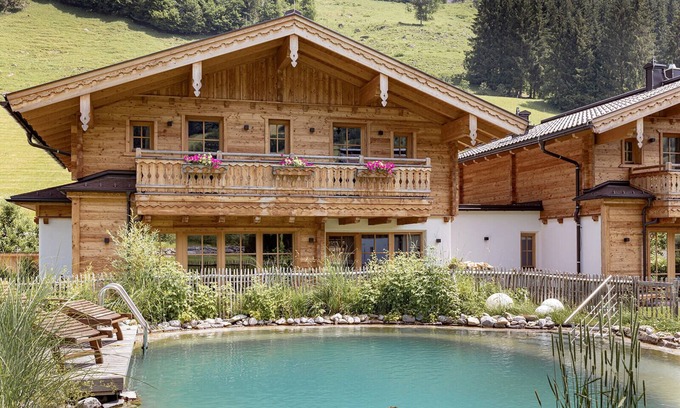 Grossarl Ski Chalet | Chalet vacation in the Salzburg mountains with private saunaChalet vacation with dog