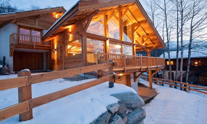 La Salle-les-Alpes Ski Chalet | Chalet Wanaka, charm and prestige with sauna and beautiful mountain view