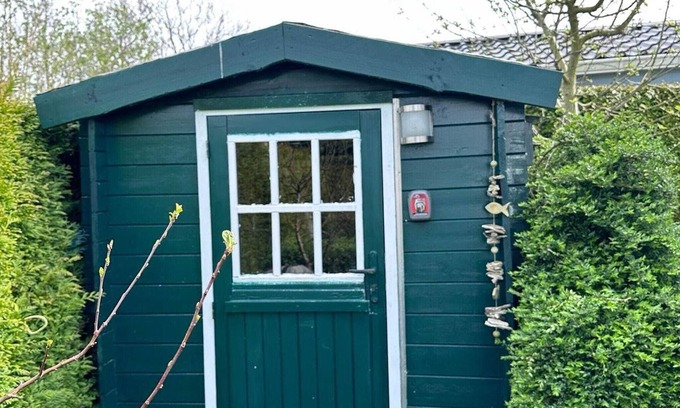 Tzummarum Ski Chalet | Chalet with a microwave, near Wadden Sea