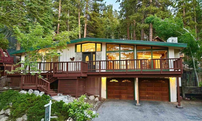 Zephyr Cove Ski Chalet | Chalet Zephyr Cove house, next to Heavenly Ski Resort and lake