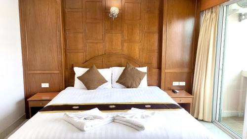 Patong Hotel | Chalita House